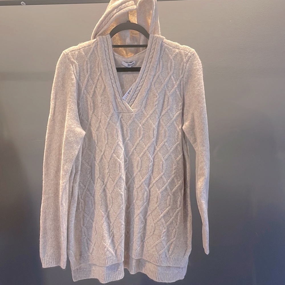 Brand new with tags. Sonoma hooded sweater. Size XL. Oatmeal/cream color.